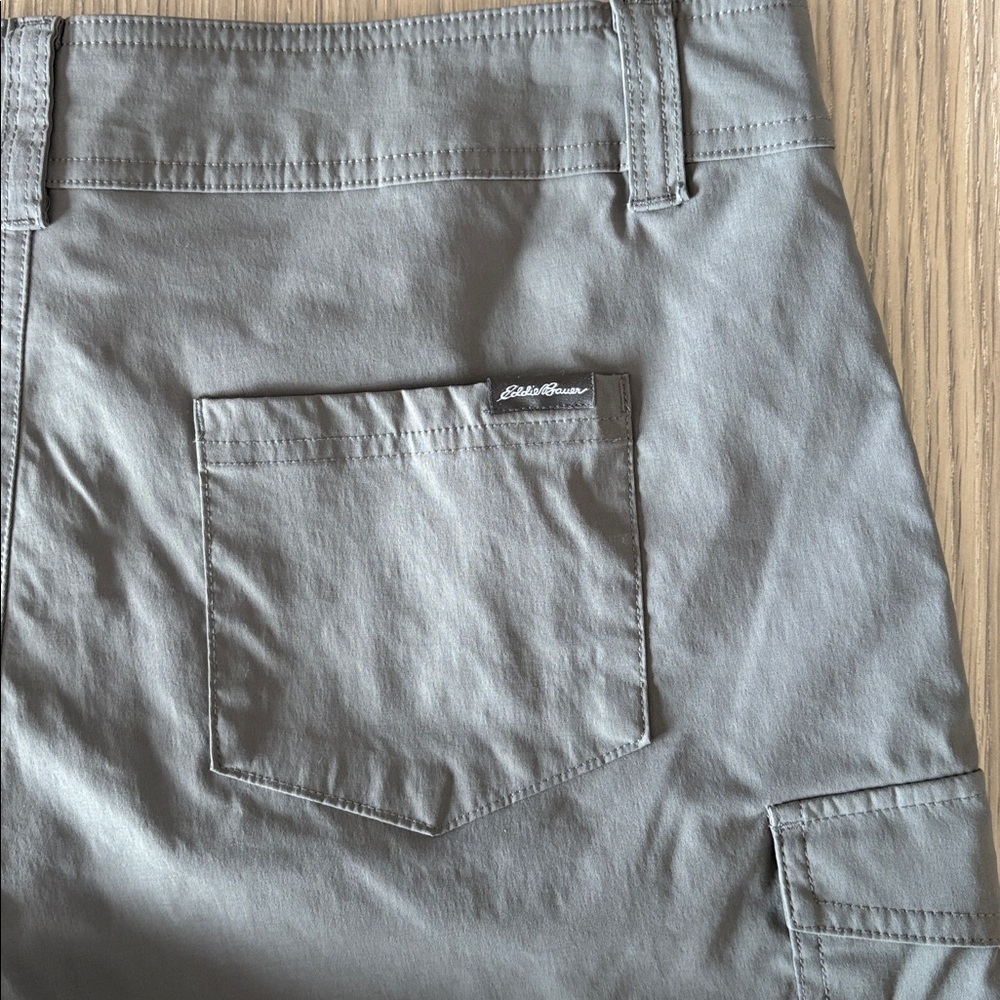 Bundle Eddie Bauer Women’s Cargo Shorts Size 12 5” Inseam (2 Pair) - Picture 10 of 13